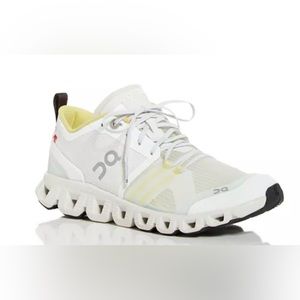 Women’s On cloud shoe
